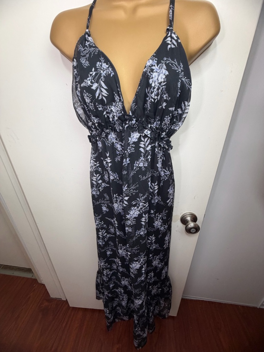Lulus Black Make a Mark Floral Print Strappy Backless Ruffled Maxi Dress NWOT S - Picture 4 of 16